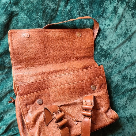 Thick pebbled leather shoulder bag satchel - Picture 11 of 15